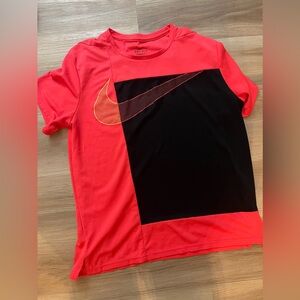 Men’s Nike tee